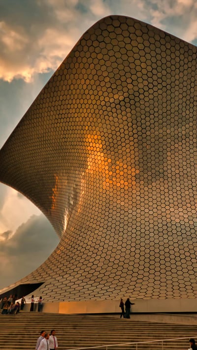 Museo Soumaya, Plaza Carso, Mexico City, Mexico (© Juan Romero/Alamy) mobile wallpaper