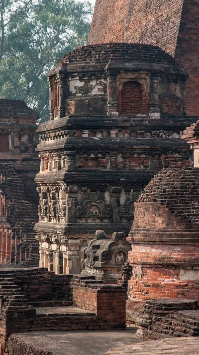 The ruins of Nalanda Mahavihara in Bihar, India (© Panoglobe/Shutterstock) mobile wallpaper