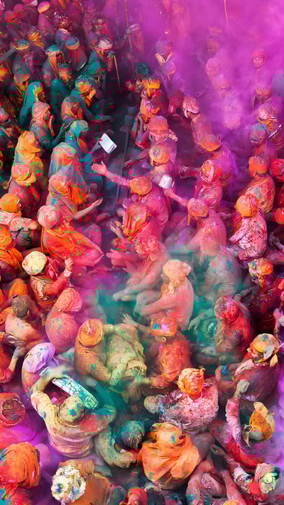 Lathmar Holi in Nandgaon and Barsana, Uttar Pradesh (© Idris Ahmed/Alamy Stock Photo) mobile wallpaper