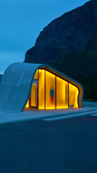 Ureddplassen, a rest area on the Helgelandskysten scenic route, Norway (© Eyesite/Alamy) mobile wallpaper