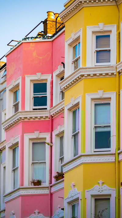 Colourful houses in Notting Hill, UK (© Sebastien Mercier/Getty Images) mobile wallpaper