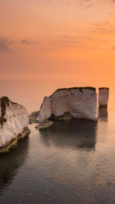 Sunrise at the chalk pinnacles of Old Harry Rocks, near Studland, Dorset (© Graham Hunt/Alamy Stock Photo) mobile wallpaper