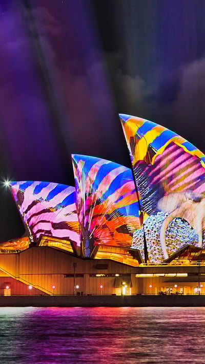 Sydney Opera House light beam projections during Vivid 2017 (© Taras Vyshnya/Alamy Stock Photo) mobile wallpaper