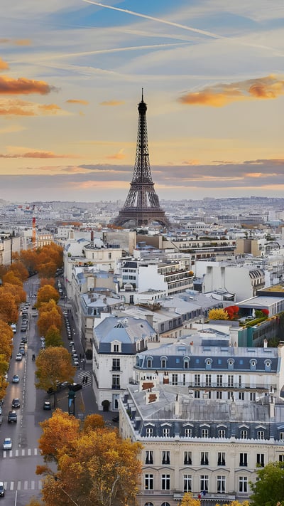 Paris aux couleurs de l’automne (© encrier/Getty Images) mobile wallpaper