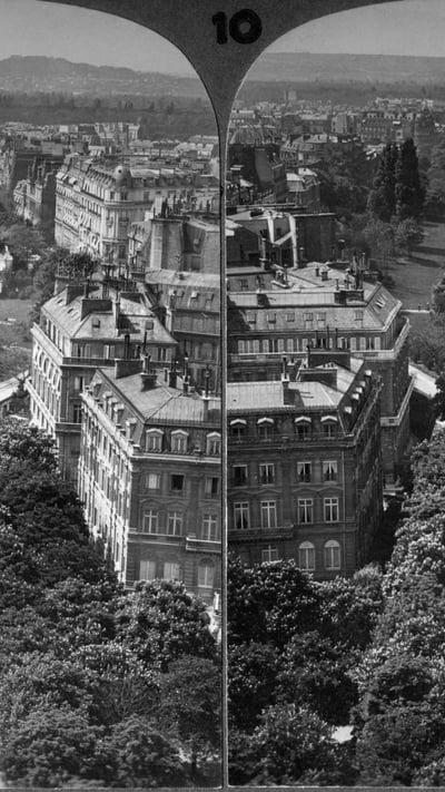 Carte stéréo Underwood & Underwood représentant l’avenue du Bois de Boulogne (Avenue Foch) prise depuis l’arc de Triomphe vers le mont Valérien (© JT Vintage/Glasshouse Images/Alamy Stock Photo) mobile wallpaper