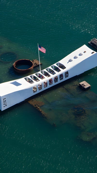 USS Arizona Memorial, Pearl Harbor, Oahu, Hawaii (© Douglas Peebles Photography/Alamy) mobile wallpaper