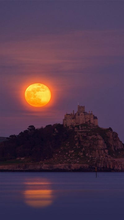 The 2017 April full moon, or pink moon, rises over St. Michael's Mount, Cornwall, England (© Simon Maycock/Alamy Live News) mobile wallpaper