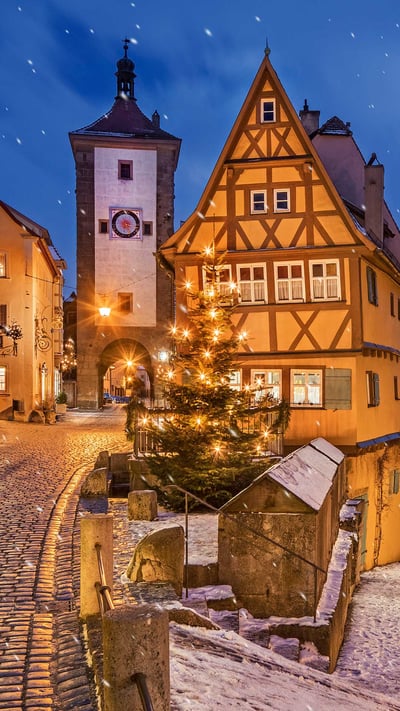 Das Plönlein mit dem Sieberstor und Kobolzeller Tor, Rothenburg ob der Tauber, Bayern, Deutschland (© Reinhard Schmid/Huber/eStock Photo) mobile wallpaper