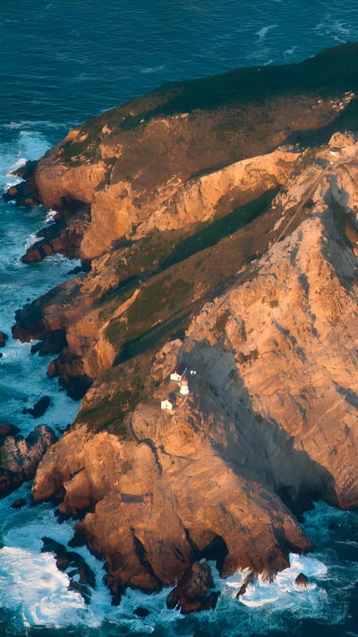 Lighthouse at Point Reyes National Seashore, California (© RMB Images/Photography by Robert Bowman/Getty Images) mobile wallpaper