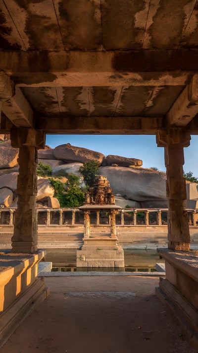 Pushkarani, Sri Krishna Temple, Hampi, Karnataka (© ImagesofIndia/Shutterstock) mobile wallpaper