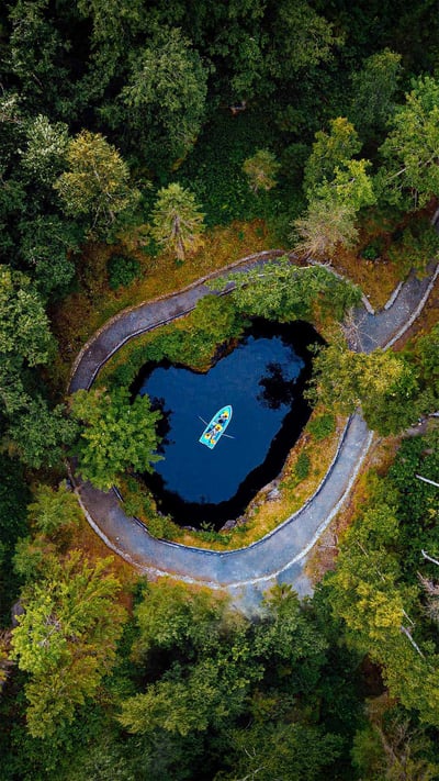 Underground lake in Ruskeala Mountain Park, Karelia, Russia (© Konstantin Trubavin/Offset by Shutterstock) mobile wallpaper