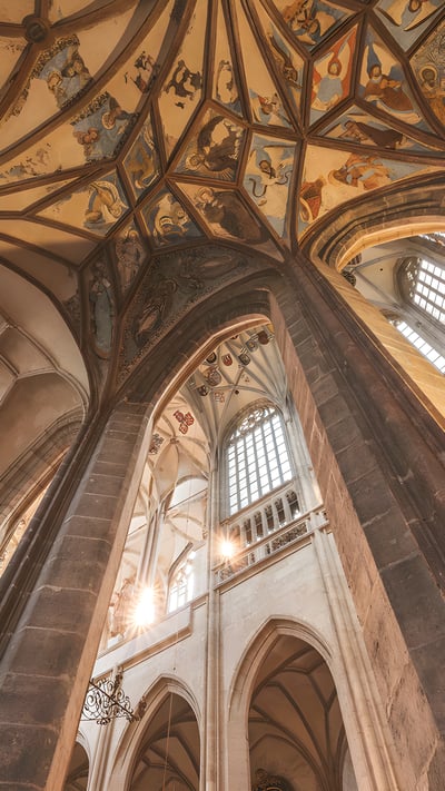 St. Barbara's Cathedral, Kutná Hora, Czechia (© Castka/Getty Images) mobile wallpaper