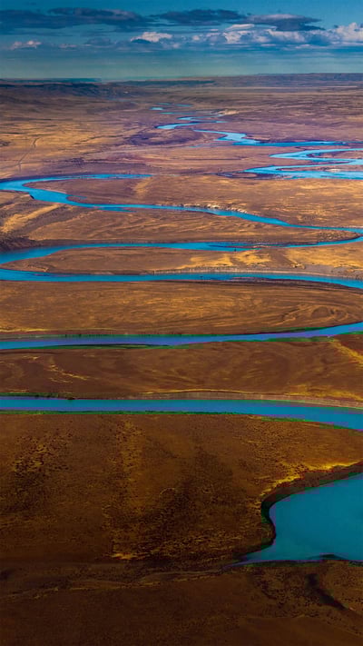 Santa Cruz River, Patagonia, Argentina (© Coolbiere Photograph/Getty Images) mobile wallpaper