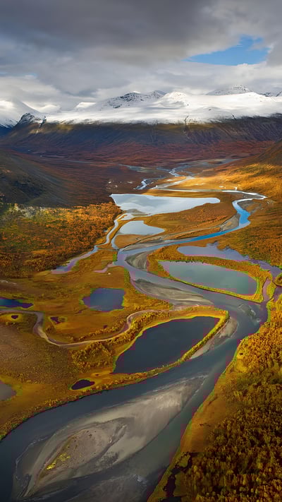 Rapa Valley in Sarek National Park, Sweden (© Hans Strand/Getty Images) mobile wallpaper