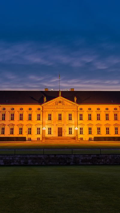 Schloss Bellevue, Berlin (© Zoonar GmbH/Alamy Stock Photo) mobile wallpaper