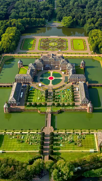 Schloss Nordkirchen, Münsterland, Nordrhein-Westfalen (© Hans Blossey/Alamy Stock Photo) mobile wallpaper