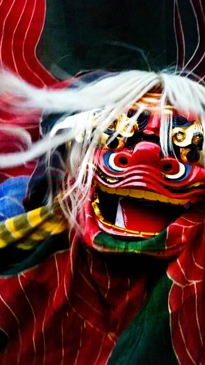 「獅子舞」岐阜県, 郡上市 (© Keren Su/China Span/Alamy Stock Photo) mobile wallpaper