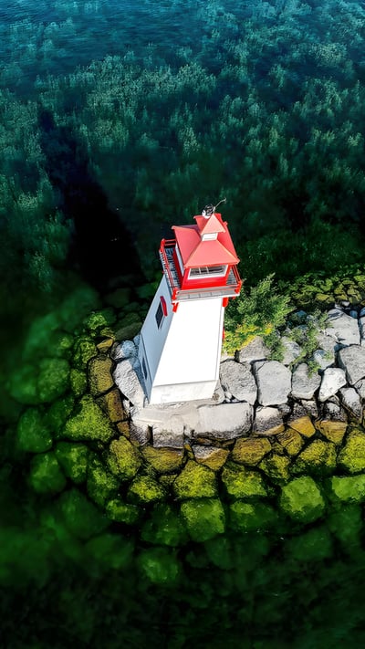 Jackson's Point Lighthouse on Lake Simcoe, Ontario (© AWSeebaran/E+/Getty Images) mobile wallpaper