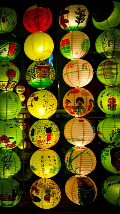 Lantern display celebrating the Mid-Autumn Festival in Singapore (© Khin/Getty Images) mobile wallpaper
