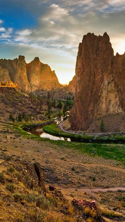 Smith Rock State Park, Oregon (© Manuela Durson/Getty Images) mobile wallpaper