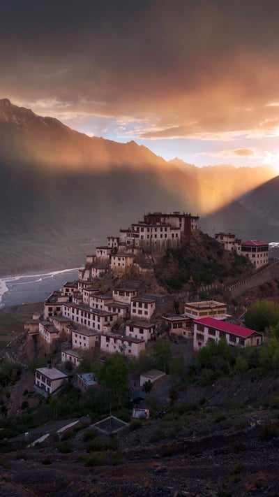 Key monastery at Spiti valley, Himachal Pradesh (© Inigo Cia/Getty Images) mobile wallpaper