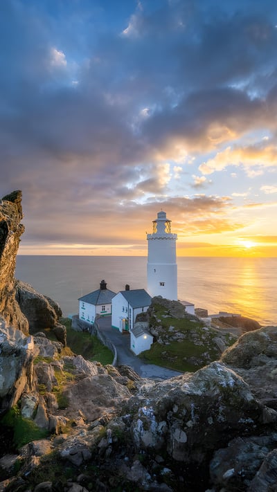 Start Point Lighthouse, South Devon, England (© Guy Edwardes/Minden Pictures) mobile wallpaper