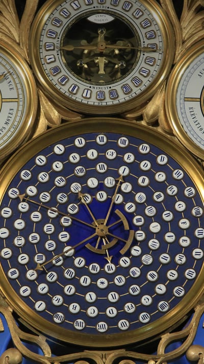 L’horloge astronomique de la Cathédrale Saint-Pierre de Beauvais (© Catherine Leblanc/Godong/Getty Images) mobile wallpaper