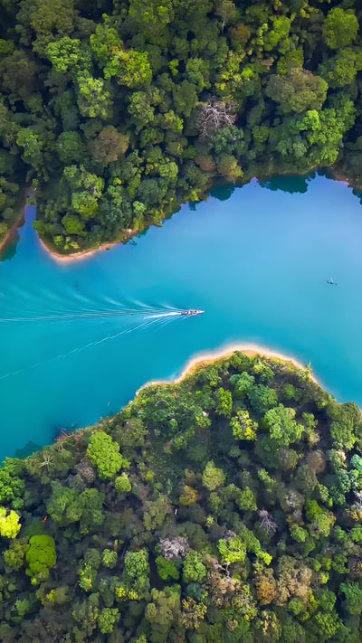 Aerial view of Khao Sok National Park, Surat Thani, Thailand (© Peetatham Kongkapech/Getty Images) mobile wallpaper