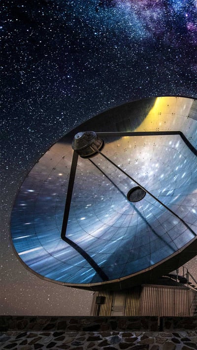 Swedish antenna at La Silla ESO Observatory, Chile (© Alberto Ghizzi Panizza/Getty Images) mobile wallpaper