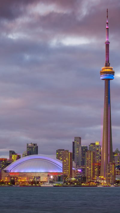 The Toronto skyline viewed from the Toronto Islands (© AWL Images/DanitaDelimont.com) mobile wallpaper