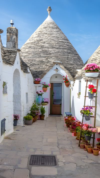 Trullo buildings in Alberobello, Apulia, Italy (© Feng Wei Photography/Getty Images) mobile wallpaper