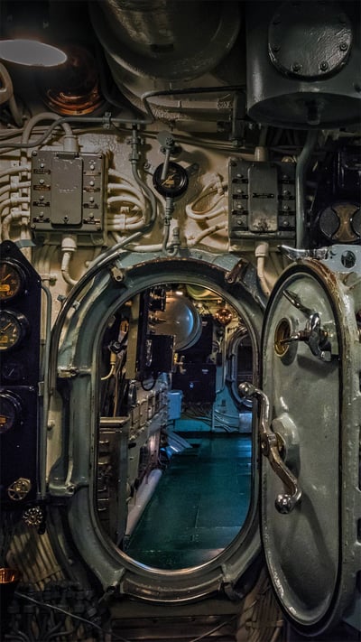 Forward engine room of the USS Drum, a Gato-class submarine at Battleship Memorial Park, Mobile, Alabama (© Warren Weinstein/Getty Images) mobile wallpaper