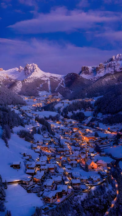 Village in Val Gardena at Christmas, Dolomites, Italy (© Ingus Kruklitis/Getty Images) mobile wallpaper