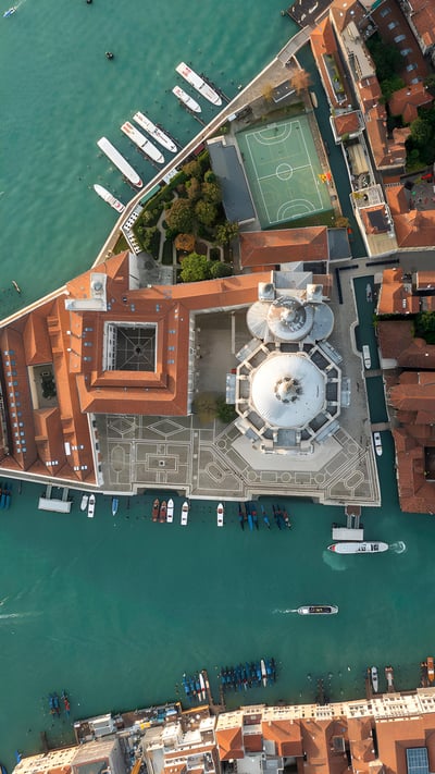 Aerial view of the Grand Canal and the Basilica di Santa Maria della Salute, Venice, Italy (© Bachir Moukarzel/Amazing Aerial Agency) mobile wallpaper