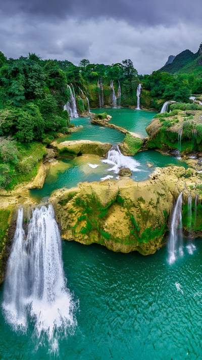 Bản Giốc–Detian Falls on the Quây Sơn River, Vietnam (© Shane P. White/Minden Pictures) mobile wallpaper