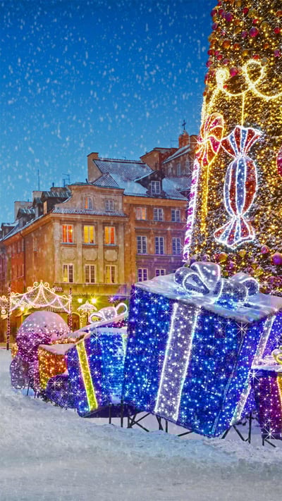 Christmas decorations in Warsaw, Poland (© David Milsen/Alamy) mobile wallpaper