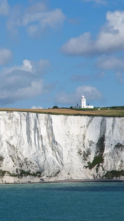 White Cliffs of Dover, England (© LisaValder/Getty Images) mobile wallpaper