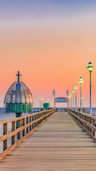 Zinnowitz pier, Usedom island, Germany (© Frank Günther/Getty Images) mobile wallpaper